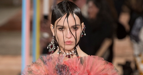 Прически-2018: тенденции с Недели моды в Париже