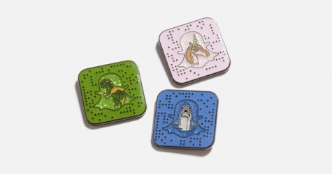 Snapchat и Coach выпустили значки с кодами