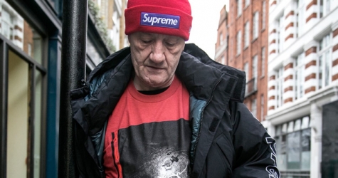 57-летний продавец фруктов стал инфлюенсером Supreme