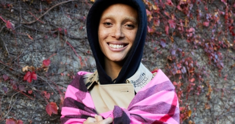 Адвоа Абоа снялась с кузенами и лучшими друзьями для Burberry