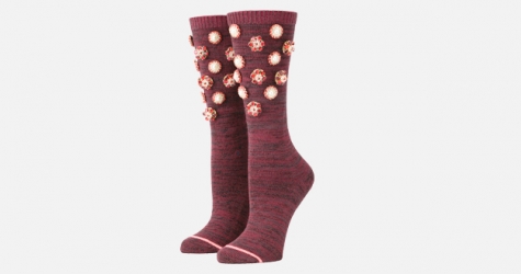 Рианна выпустила носки для всех невлюбленных