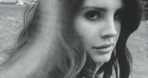 Лана Дель Рей спела с фанатами в караоке