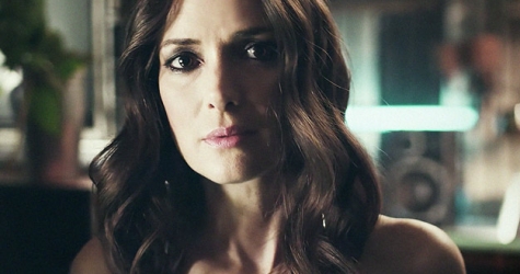 Вайнона Райдер и Элизабет Олсен танцуют на улицах Буэнос-Айреса в новом видео H&M