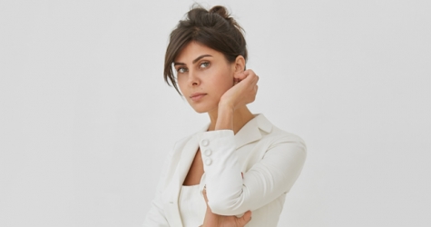 Косметичка Надежды Оболенцевой. «Ничего нового пробовать не люблю, доверяю только своим, родным»