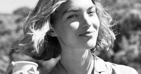 «Мне важно носить одежду, которая не причиняет вреда моему здоровью и окружающей среде» — интервью с Аризоной Мьюз