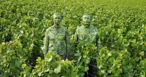 Дом Ruinart создал коллаборацию с художником Лю Болином