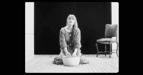 Florence and the Machine выпустила черно-белое видео на первую за три года новую песню