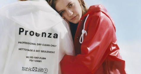 Ким Гордон гуляет по пляжу с дочерью в новой кампании Proenza Schouler