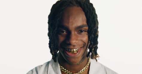 Канье Уэст и роботы в видео на трек «Mixed Personalities»