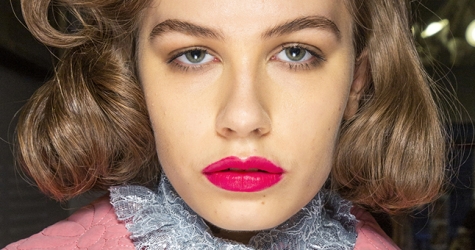 Арт-стрелки и акцент на губы: бьюти-обзор Недели моды в Лондоне