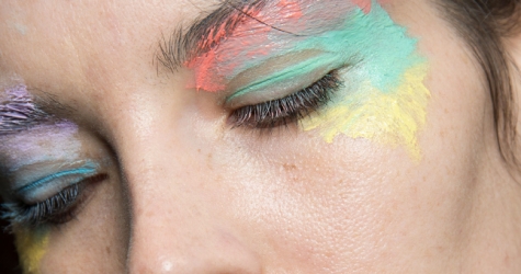 Тренд: акварель или tie-dye на веках