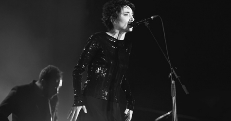 На концерте в Литве Земфира попросила фанатов убрать флаг Украины