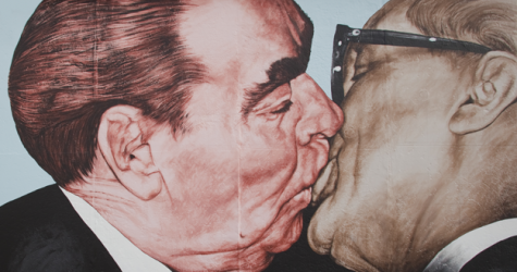 Берлинская стена вернется в столицу Германии в октябре