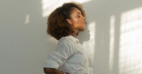 «Не всегда хочется быть на виду, но слиться с толпой у меня просто не получится». 6 чернокожих девушек — о жизни в России