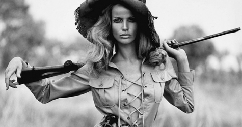 Песчаная буря: выставка винтажного Yves Saint Laurent в Париже