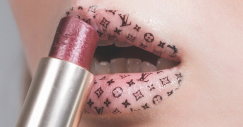 Девушки из поколения Z тратят больше на косметику, чем на одежду