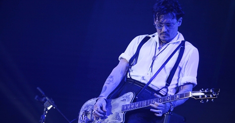 Джонни Депп спел вместе с Джином Симмонсом