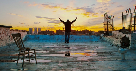 История бездомного фотографа в документальном фильме Homme Less