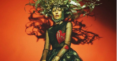 Аманда Мерфи на обложке августовского номера Numéro