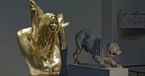 Скульптура Кейт Мосс выставлена на Sotheby's