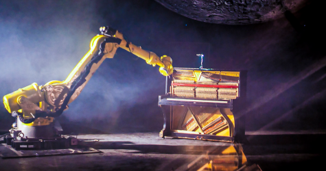 Проклятые 90-е, коллективный плач и новая «Анна Каренина»: итоги фестиваля «Золотая маска»