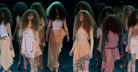 Неделя высокой моды в Париже: Viktor & Rolf, весна 2014