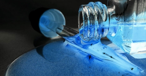 \"Я люблю нефть\". Почему минеральное масло является изгоем в косметическом мире?