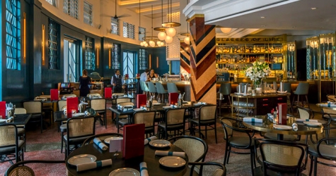 Ресторан в здании бывшего банка The Black Swan в Сингапуре