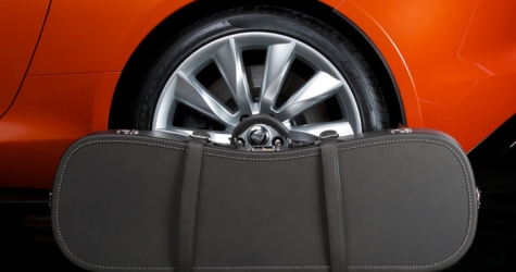 Объект желания: чемодан Moynat для Jaguar F-Type