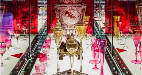 Baccarat отмечает 250-летие ретроспективной выставкой