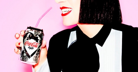 Шанталь Тома разработала дизайн новой банки Coca-Cola Light