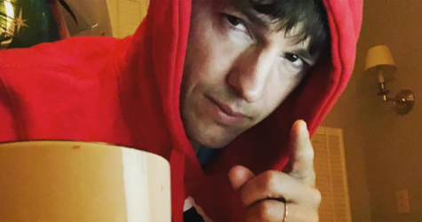 Эштон Катчер выложил видео в поддержку афроамериканцев