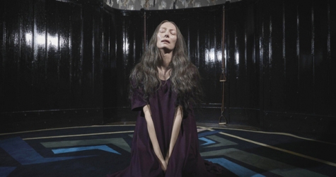 Том Йорк выпустил песню-саундтрек к хоррору «Суспирия» с Тильдой Суинтон