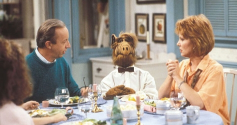 Warner Bros. перезапустит комедийный сериал «Альф»