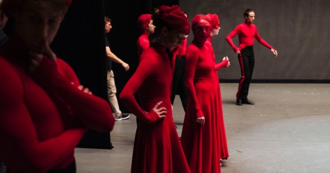 Как выглядят костюмы Гарета Пью и Альберты Ферретти для труппы New York City Ballet