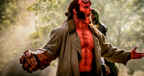 В русской озвучке «Хеллбоя» имя Сталина заменили на Гитлера