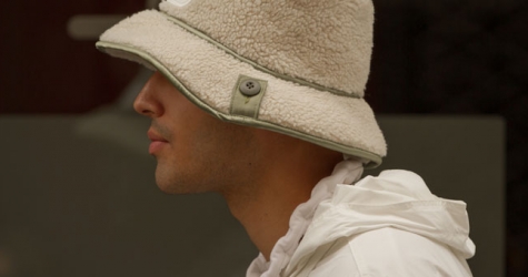 Панамы и карго: что носят гости Недели мужской моды в Париже