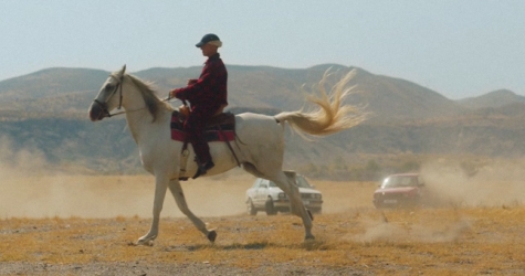 Лошади и автомобили из 90-х в видеолукбуке коллекции Palace x Ralph Lauren