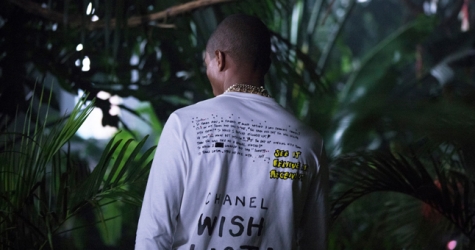 Яркие цвета и спортивные силуэты в коллекции Фаррелла Уильямса и Chanel