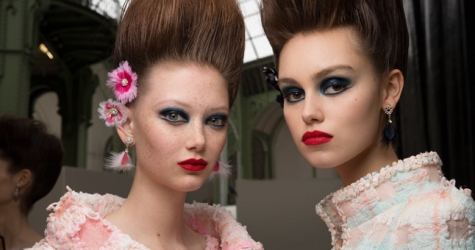 Как повторить сине-зеленые смоки с показа Chanel