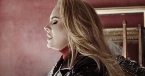 Ксавье Долан снял клип на песню Адель «Easy On Me»