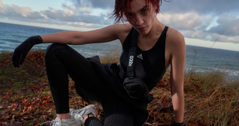 adidas выпустил кроссовки и сумки с журналом 032c