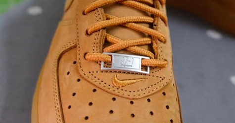 В инстаграме появились фото и видео с кроссовками Air Force 1 из коллаборации Nike и Supreme