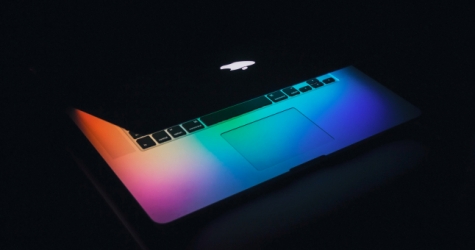 Москвич требует от Apple 1 миллион рублей за «доведение до гомосексуализма»