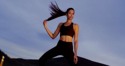 Arket выпустил коллекцию одежды для занятий бегом