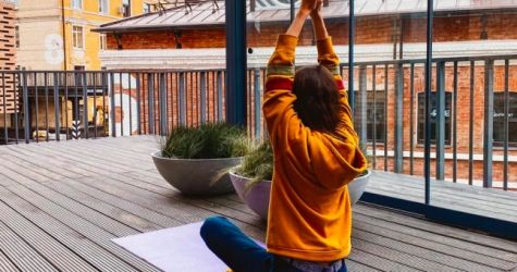 В Центре дизайна Artplay будут проходить бесплатные занятия по йоге на свежем воздухе