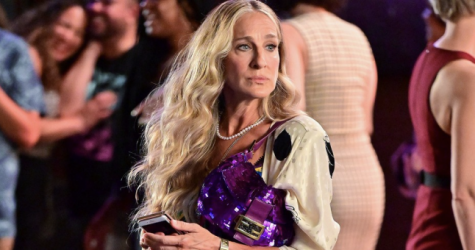 Fendi перевыпустил сумку Кэрри Брэдшоу из третьего сезона «Секса в большом городе»