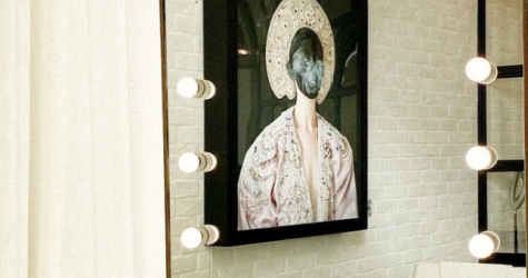 В петербургском салоне BURO. Beauty открылась выставка Юлдус Бахтиозиной