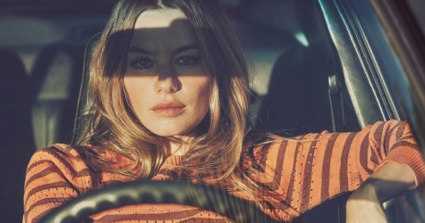 Актриса Камиль Роу сделала коллаборацию с брендом RVCA