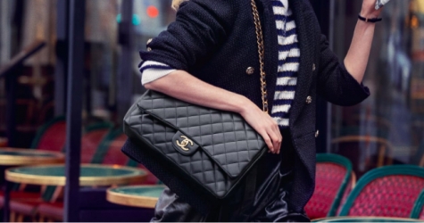 The Business of Fashion: классические сумки Chanel подорожали на 10–15%